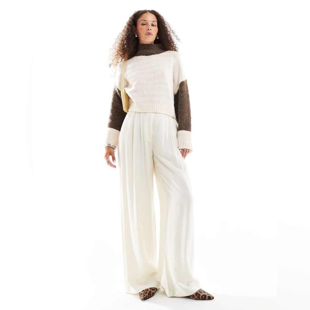 VRG GRL Fresh Face Contrast Sweater